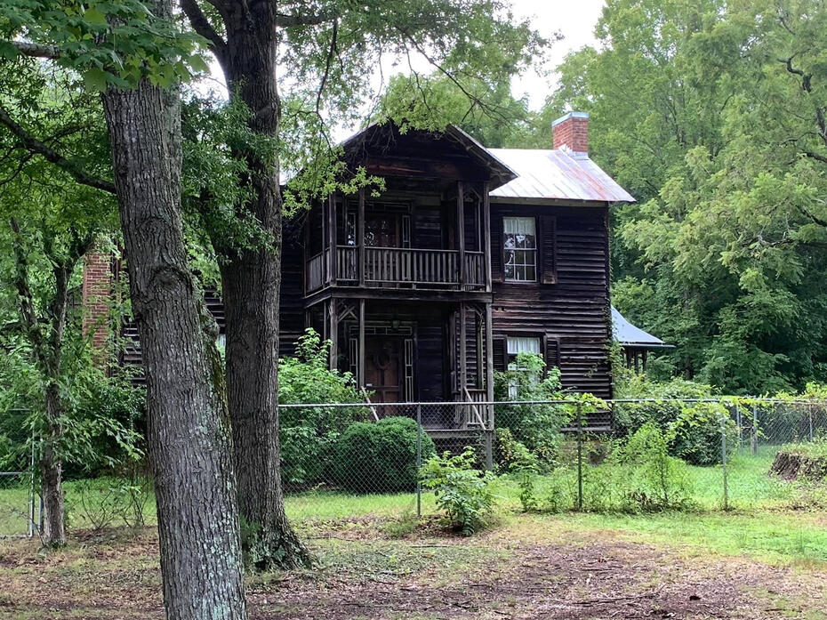 Arcadia Road’s Historic Haunt